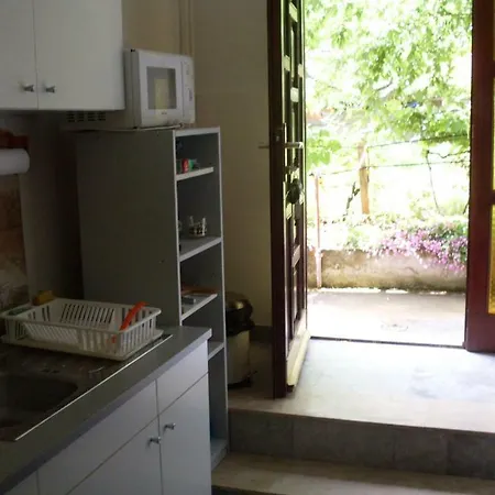 Ferienwohnung Mit Garten 아파트 자다르